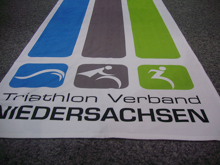 Stuzen mit Vereinswappen